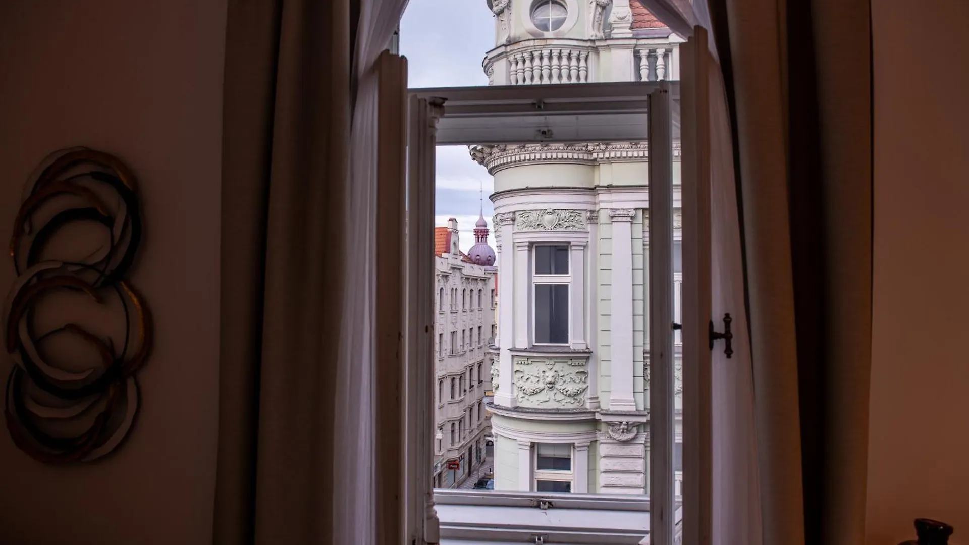 Modern Downtown Apt - Renovated, On Ideal Location Prague Apartment