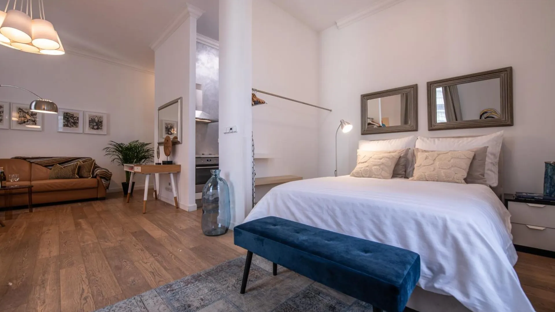 Modern Downtown Apt - Renovated, On Ideal Location Prague
