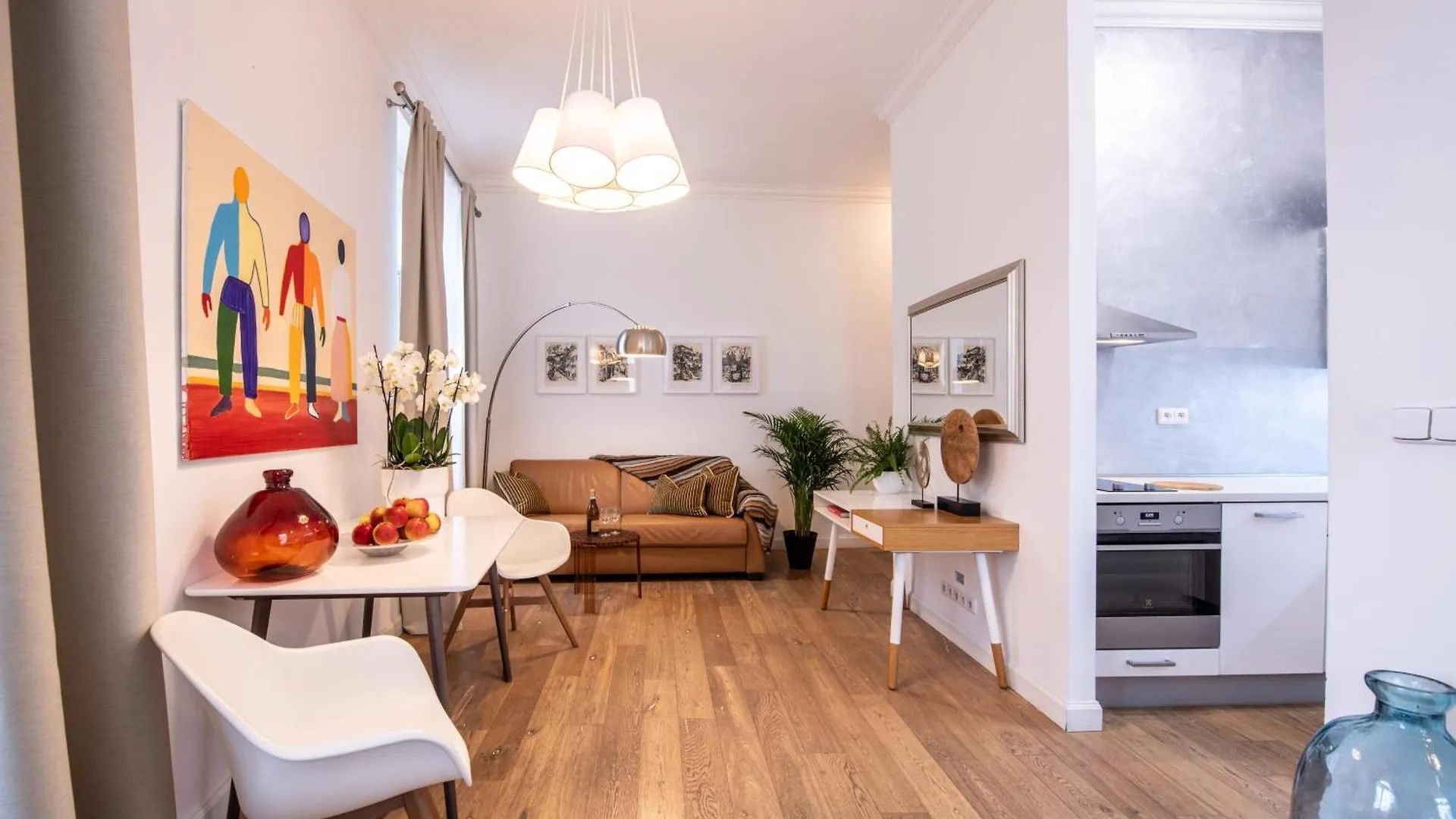 Modern Downtown Apt - Renovated, On Ideal Location Prague
