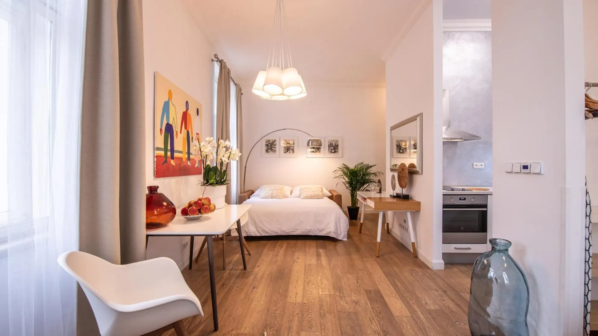 Modern Downtown Apt - Renovated, On Ideal Location Prague Czech Republic