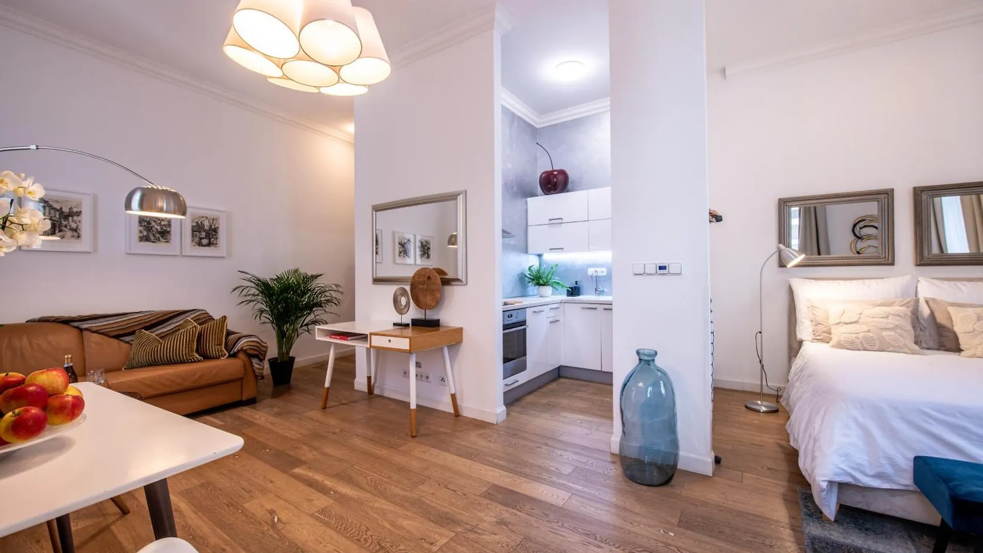 Modern Downtown Apt - Renovated, On Ideal Location Prague