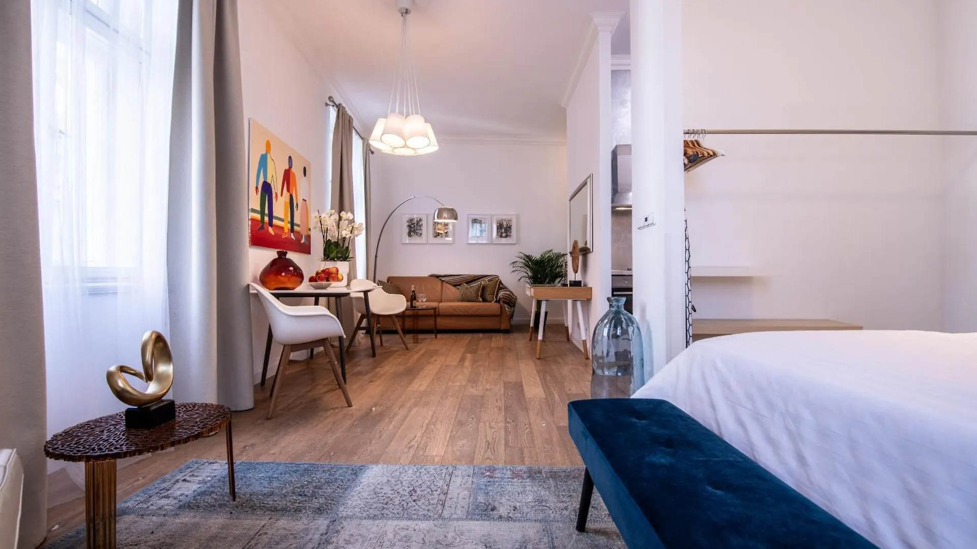 Modern Downtown Apt - Renovated, On Ideal Location Prague
